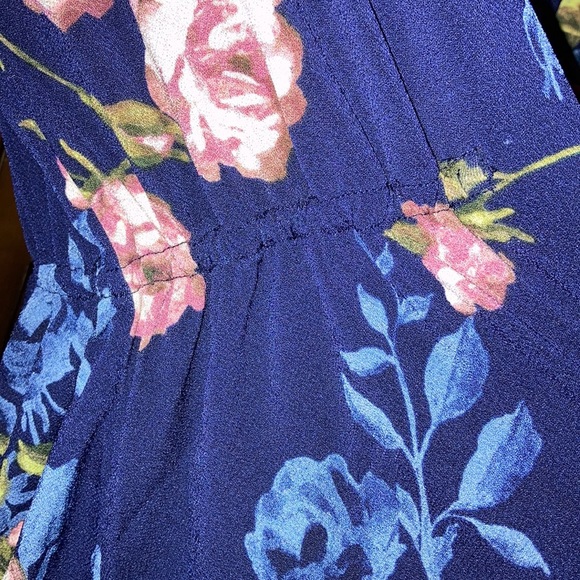 🎉 Maternity B1G1 FREE 🎉 NWT Motherhood Maternity Floral Blouse - Picture 2 of 5